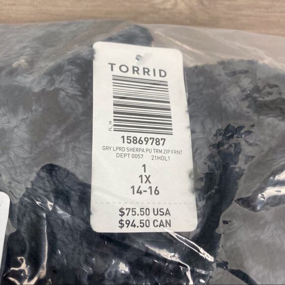 Torrid Gray Leopard Print Sherpa Fleece Zip Front Jacket Sz.1 NWT - Picture 7 of 10